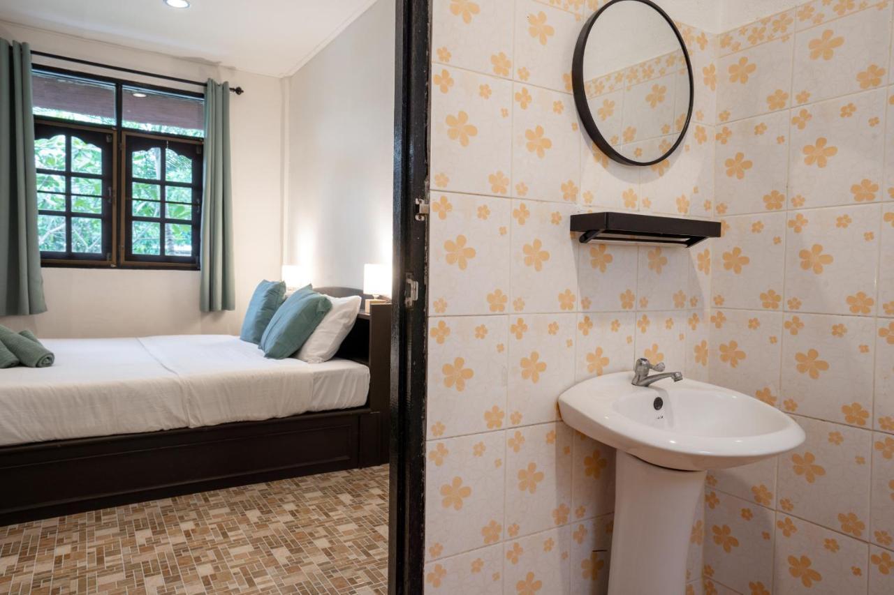 Lanta School Beach Resort Koh Lanta Bagian luar foto