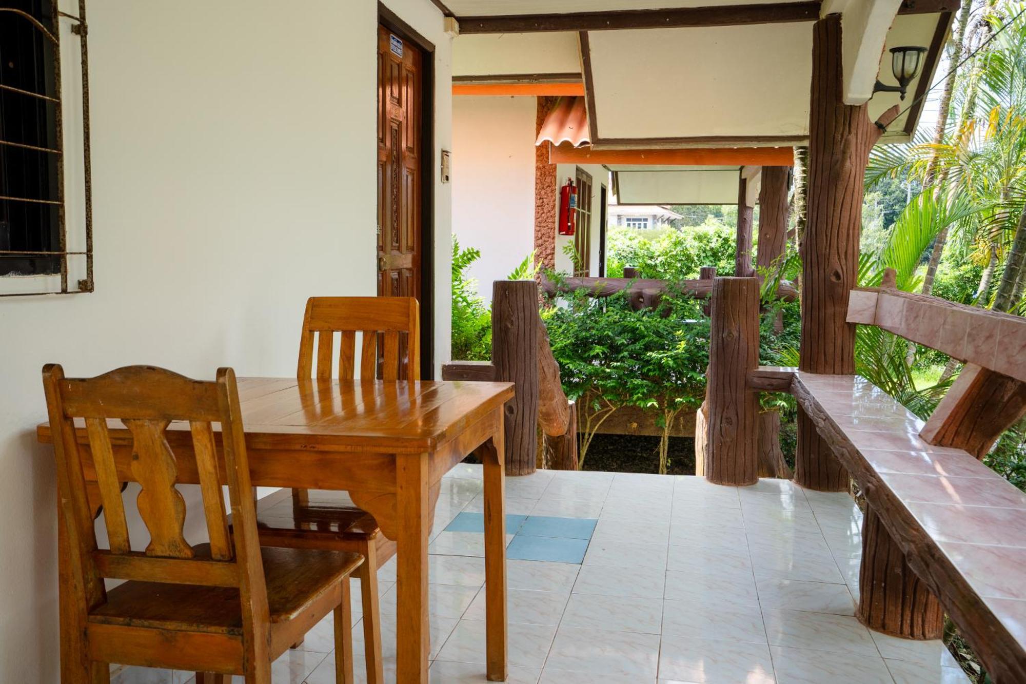 Lanta School Beach Resort Koh Lanta Bagian luar foto