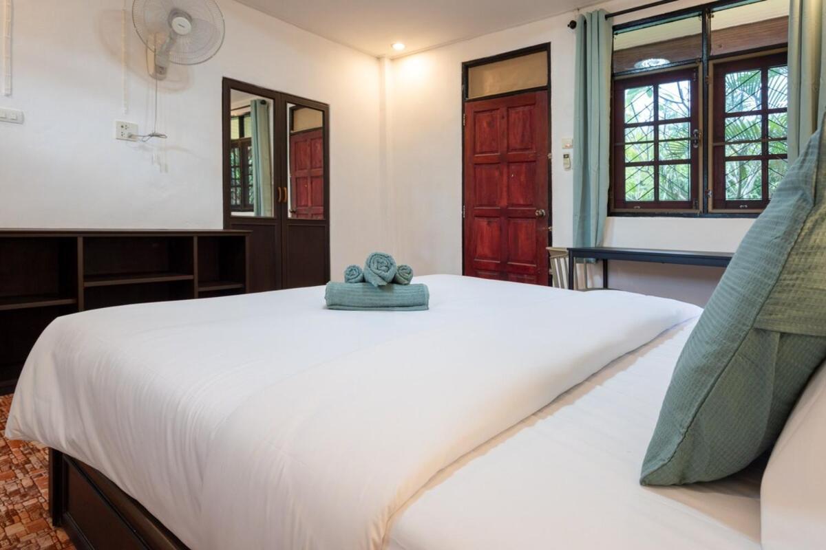 Lanta School Beach Resort Koh Lanta Bagian luar foto